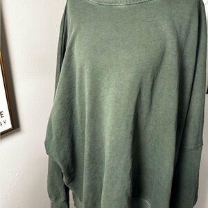 aerie forest Green Pullover Sweatshirt distressed